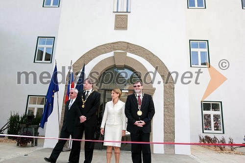 Jožef Merkuš, župan občine Hoče-Slivnica,  prof. dr. Jernej Turk, dekan Fakultete za kmetijstvo in biosistemske vede UM, Mojca Kucler Dolinar, ministrica za visoko šolstvo, znanost in tehnologijo in prof. dr. Ivan Rozman, rektor Univerze v Mariboru  	 
	