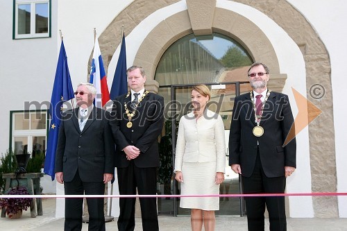 Jožef Merkuš, župan občine Hoče-Slivnica,  prof. dr. Jernej Turk, dekan Fakultete za kmetijstvo in biosistemske vede UM, Mojca Kucler Dolinar, ministrica za visoko šolstvo, znanost in tehnologijo in prof. dr. Ivan Rozman, rektor Univerze v Mariboru  	 
	