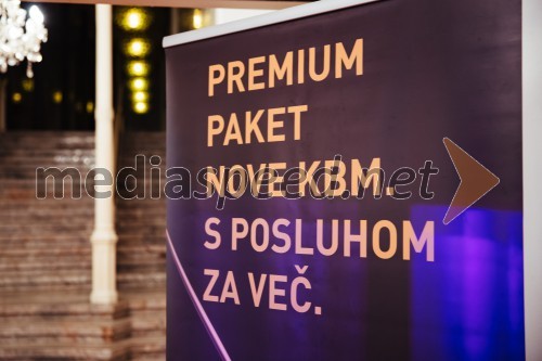 Premium stranke Nove KBM tokrat na ogledu predstave Netopir