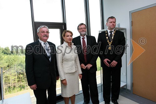 Jožef Merkuš, župan občine Hoče-Slivnica, Mojca Kucler Dolinar, ministrica za visoko šolstvo, znanost in tehnologijo, prof. dr. Ivan Rozman, rektor Univerze v Mariboru in prof. dr. Jernej Turk, dekan Fakultete za kmetijstvo in biosistemske vede UM	