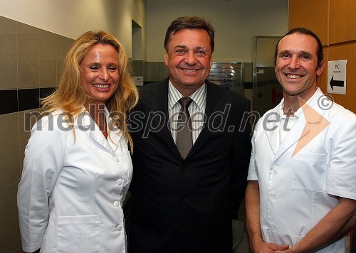 Diana Dimnik, dr. med. in lastnica podjetja Medias, Zoran Jankovič, župan Ljubljane, in Borut Žgavec, dr. med., dermatovenerolog