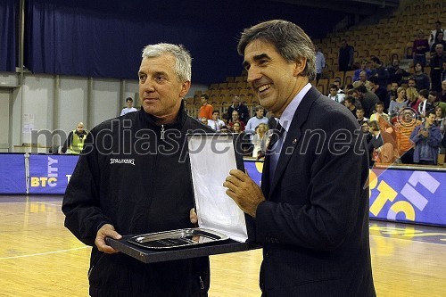 Iztok Rems, slovenski košarkaški sodnik in Jordi Bartomeu, predsednik Eurolige