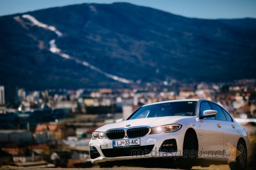 BMW 330e