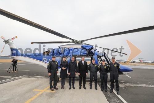 Slovesna predaja novega policijskega helikopterja