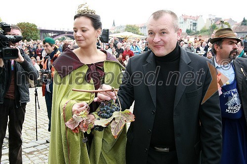 Svetlana Širec, Vinska kraljica Slovenije 2008 in Franc Kangler, mariborski župan
