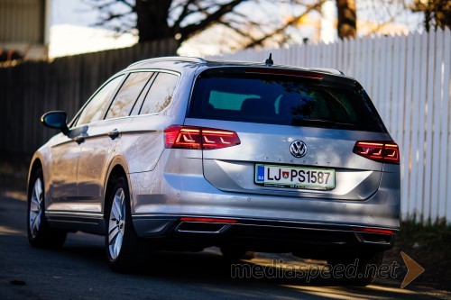 VW Passat Variant Elegance