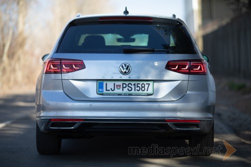 VW Passat Variant Elegance