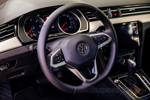 VW Passat Variant Elegance 2.0 TDI