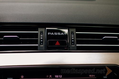 VW Passat Variant Elegance