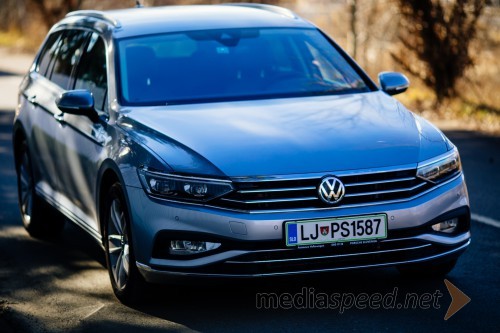 VW Passat Variant Elegance