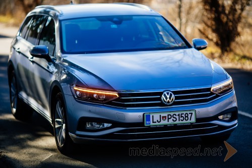 VW Passat Variant Elegance