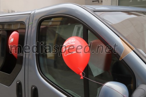 Sprehod z rdečimi baloni ob mednarodnem dnevu redkih bolezni