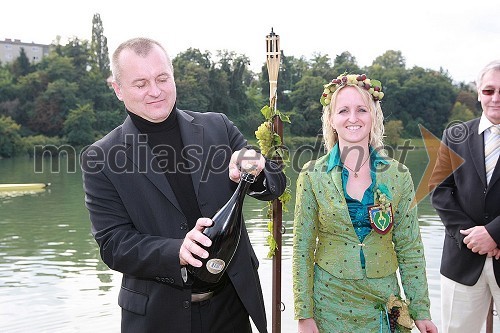 Franc Kangler, mariborski župan in Majda Dreisiebner, nekdanja mariborska vinska kraljica