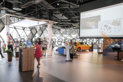 Otvoritev prvega centra mobilnosti Volkswagen in predstavitev novega VW T-Roc Cabrioleta