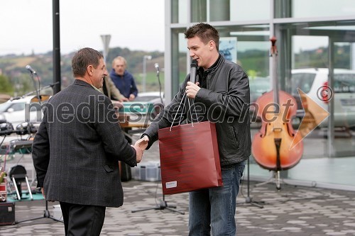 ... in Mitja Šeško, moderator na Radiu City in povezovalec piknika