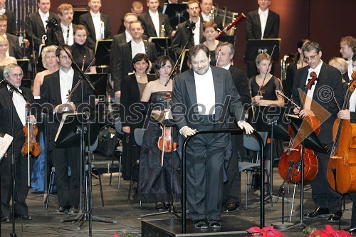 Dirigent Mladen Tarbuk in Simfonični orkester SNG Maribor