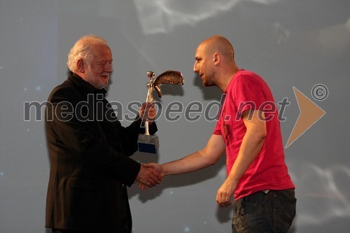 Jure Apih, predsednik festivala in Adam Szczepocki, dobitnik nagrade (Art director, Change Integrated)