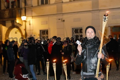 Protesti proti policijski uri v Mariboru
