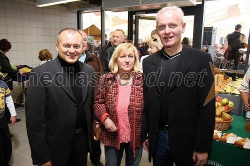 Franc Kangler, župan Maribora in Danilo Burnač, podžupan Maribora s soprogo  	 
	 	