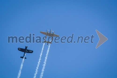 P38 Lightning / N25Y in F4U Corsair / OE-EAS