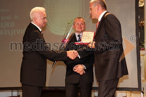 Karl Midlil, mestni svetnik MOM, Franc Kangler, župan Maribora in prim. prof. dr. Veljko Vlaisavljević, predstojnik oddelka za reproduktivno medicino in ginekološko endokrinologijo UKC Maribor in prejemnik zlatega grba mesta Maribor