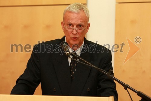 Prof. dr. Boris Snoj, profesor Ekonomsko poslovne fakultete v Mariboru