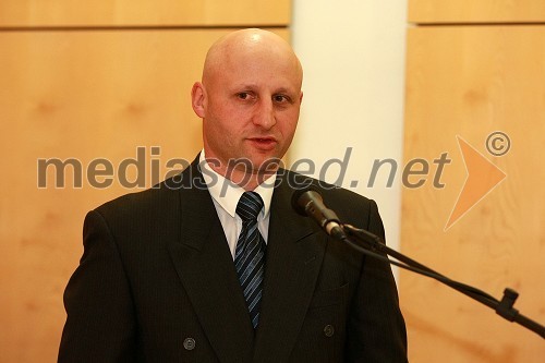 Prof. dr. Gorazd Štumberger, Fakulteta za elektrotehniko, računalništvo in informatiko Univerze v Mariboru