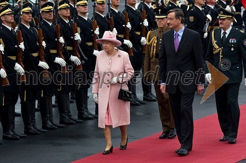 Kraljica Elizabeta II. in dr. Danilo Türk, predsednik Republike Slovenije, pregled Častne čete