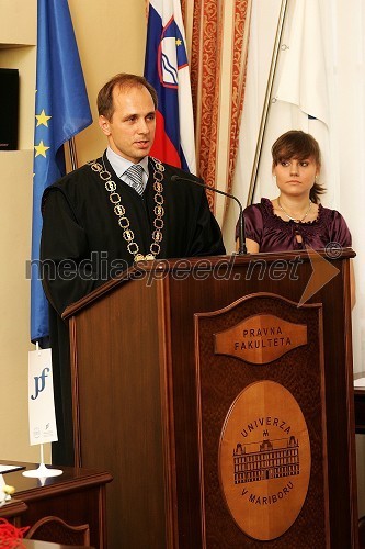 Prof. dr. Rajko Knez, dekan Pravne fakultete Maribor in Maja Damevska, povezovalka podelitve
