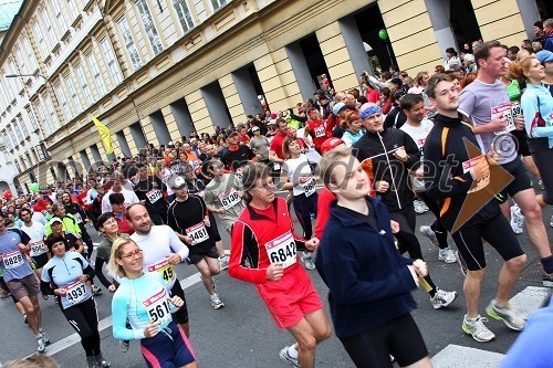 Start maratona in polmaratona (teka na 21 km)