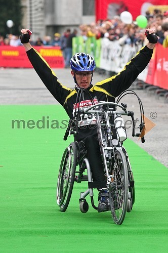 Gal Jakič, smučarski reprezentant v paraskiju, tekmovalec v polmaratonu (21 km)