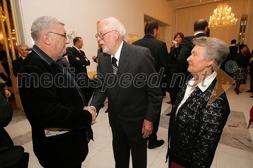 Voja Soldatović, režiser in Aleksander Valič, igralec in dobitnik Borštnikovega prstana 2008 s soprogo