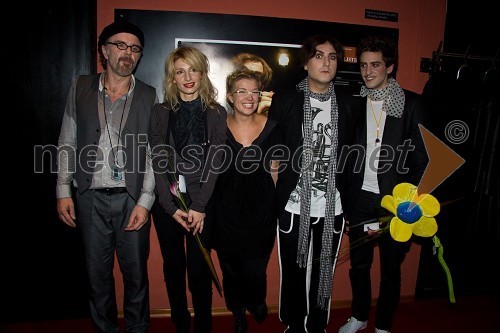 Branko Završan, igralec, Jelena Proković, kostumografinja, Ivana Djilas, v.d. dramaturginje, Boštjan Gombač, igralec in glasbenik in Marko Brdnik, igralec in glasbenik