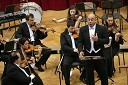 Komorno simfonični orkester iz Madžarske in Alberto Feria, bass
