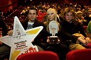 Mitja Mlakar, Mojca Pernat, Miha Šubic, dobitniki nagrade ITAK filmfesta za najboljši film, posnet s prenosnim telefonom 