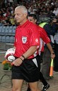 Sodnik tekme je bil Drago Kos, sicer predsednik protikorupcijske komisije, ki ima tudi licenco za sojenje mednarodnih nogometnih tekem