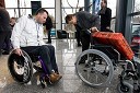 Predaja invalidskih vozičkov Zvezi paraplegikov Slovenije