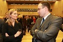 Katarina Kresal, ministrica za notranje zadeve in Leo Oblak, predsednik uprave Infonet media, d.d.
 

