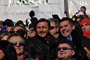 Borut Pahor, predsednik Vlade RS in Matjaž Nemec, osebni tajnik Boruta Pahorja ter gostje na častni tribuni  	 
	