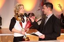 Jasmina Rošar, hokejistka Term Maribor, nagrada za Najboljšo žensko ekipo in Zoran Turk, voditelj prireditve    
 



 



 

 




 







 

