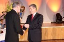 Leopold Kremžar, predsednik Športne zveze Maribor in Drago Cotar, predsednik uprave Zavarovalnice Maribor 
 



 



 

 




 







 
