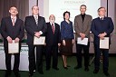 Prof. dr. Marjan Pajntar, dr. med. prim. asist. Gordana Kalan Živčec, dr. med., predsednica Zdravniške zbornice Slovenije z dobitniki priznanj na področju torakalne kirurgije