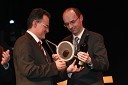 Milan Kotnik, sekretar Društva gluhih in naglušnih Podravja ter zmagovalec akcije Bob leta 2008, in Tomaž Ranc, glavni in odgovorni urednik časnika Večer