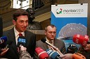 Borut Pahor, predsednik Vlade RS,  Franc Kangler, župan Mestne občine Maribor in General Rudolf Maister - kip