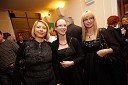 Tatjana Doma, dramaturginja SLG Celje, Barbara Herzmansky, predstavnica za odnose z javnostmi in marketing SLG Celje, in Mojca Krajnc, novinarka in televizijska voditeljica