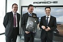 Frenk Tavčar, direktor group sales pri Porsche Slovenija, Gojko Kavčič, predsednik uprave pozavarovalnice Triglav in Danilo Ferjančič, direktor Porsche Slovenija d.o.o.