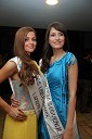 Aida Muratovič, 1. spremljevalka Miss Universe Slovenije in Rebeka Pevec, 2. spremljevalka Miss Universe Slovenije