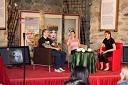 Grega Sitar, ljubitelj tetovaž, Urška Koprivec, etnologinja in kulturna antropologinja in Emina Koren, vodja kluba