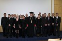 Skupinska fotografija novih doktorjev znanosti Univerze v Mariboru