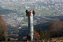 Helikoptersko postavljanje stebrov nove Pohorske vzpenjače